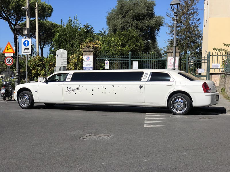 Chrysler Limousine - Sorrento Coast Rental