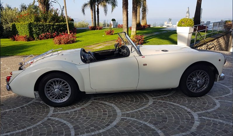 MG MGA convertible - Sorrento Coast Rental
